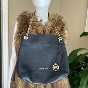 Michael Kors Jet Set Chain medium shoulder tote in black pebbled leather